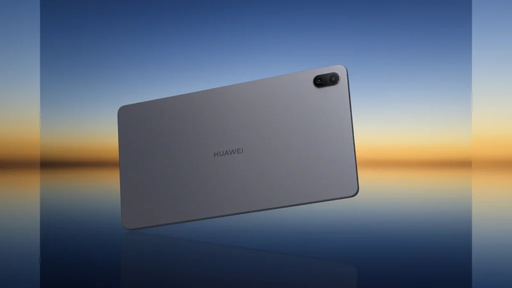 Huawei MatePad 11.5 tablet (zadnja strana) u studijskom kadru sa mekanim osvetljenjem